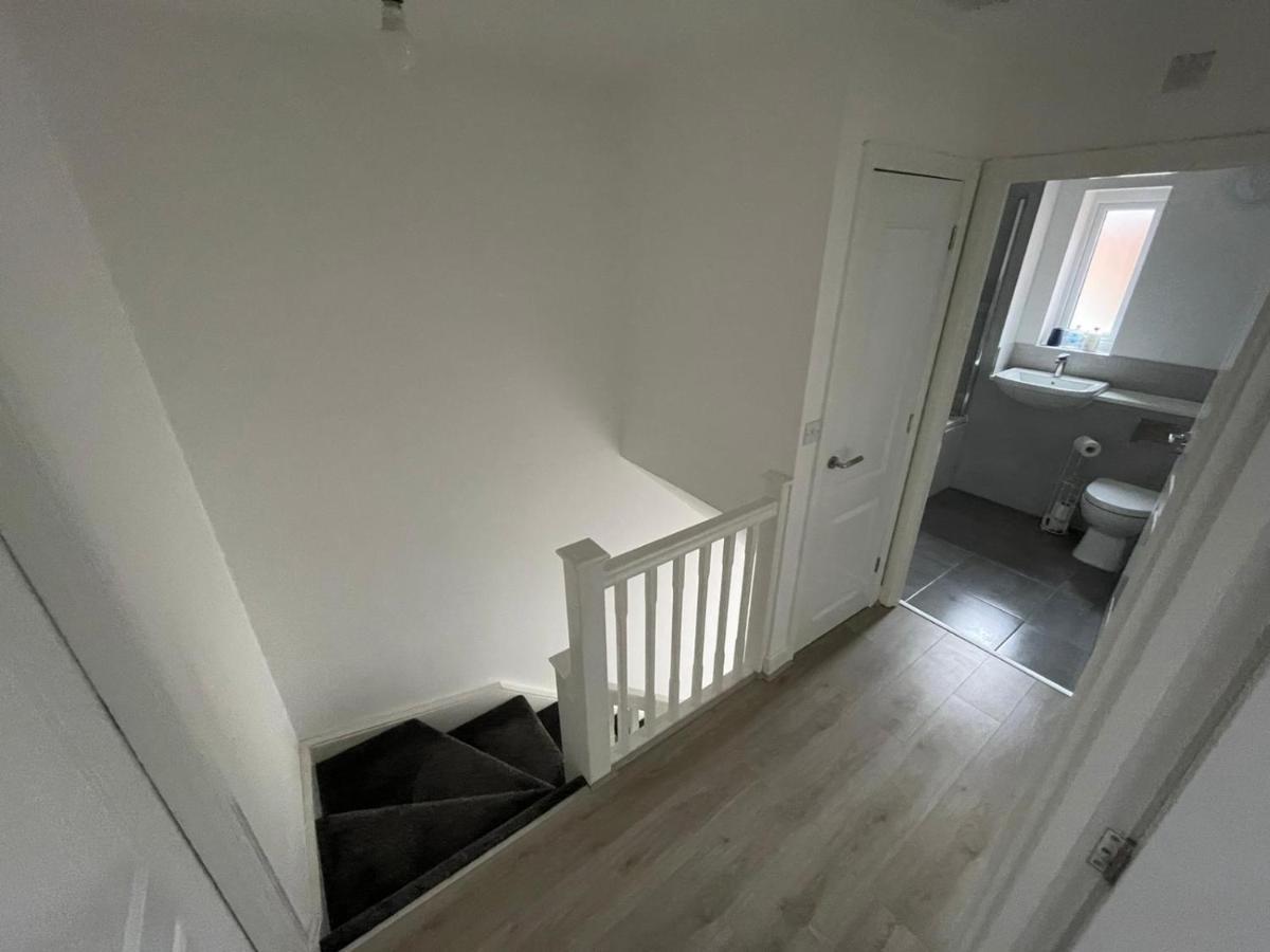 Modern Room With Huge Bed - Walk To City Centre! Manchester Ngoại thất bức ảnh