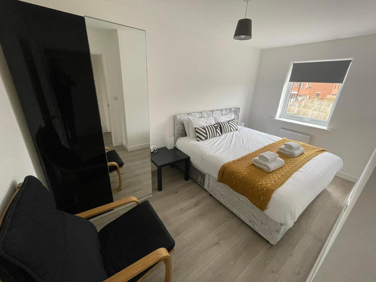 Modern Room With Huge Bed - Walk To City Centre! Manchester Ngoại thất bức ảnh