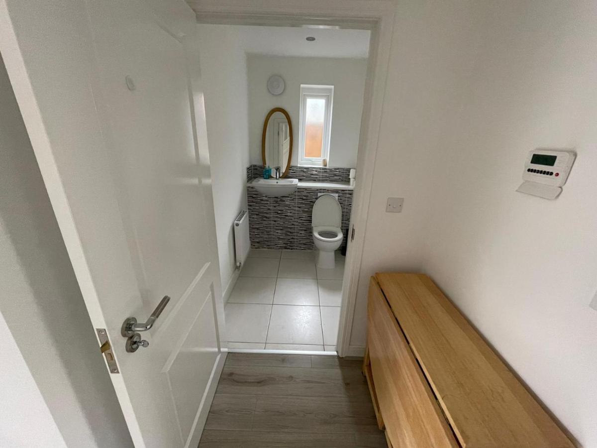 Modern Room With Huge Bed - Walk To City Centre! Manchester Ngoại thất bức ảnh