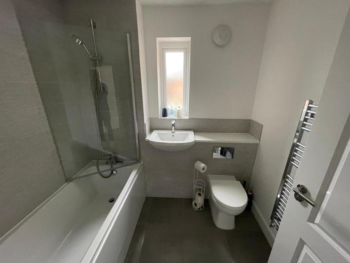 Modern Room With Huge Bed - Walk To City Centre! Manchester Ngoại thất bức ảnh