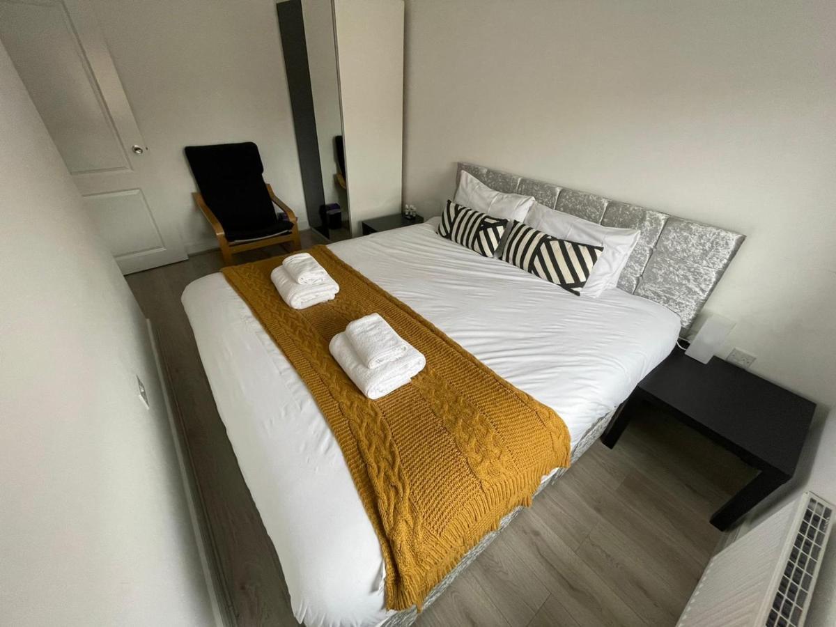 Modern Room With Huge Bed - Walk To City Centre! Manchester Ngoại thất bức ảnh