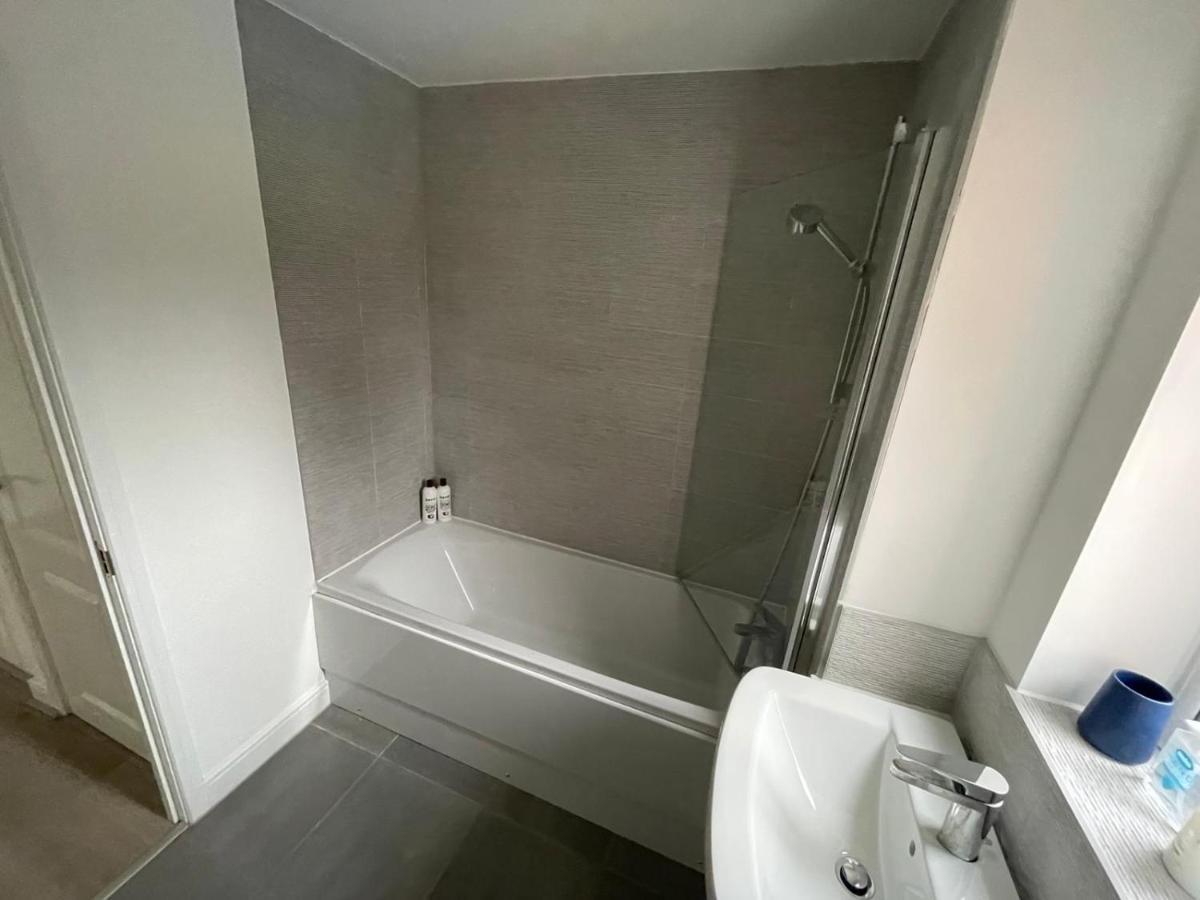 Modern Room With Huge Bed - Walk To City Centre! Manchester Ngoại thất bức ảnh